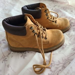 GH BASS Waterproof Tan Leather Boots V849 Size 6M